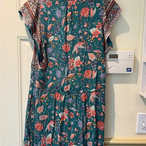 Anthropologie Floral V-Neck Dress - flowy and
fun florals! Has pockets. - Picture 3 of 3